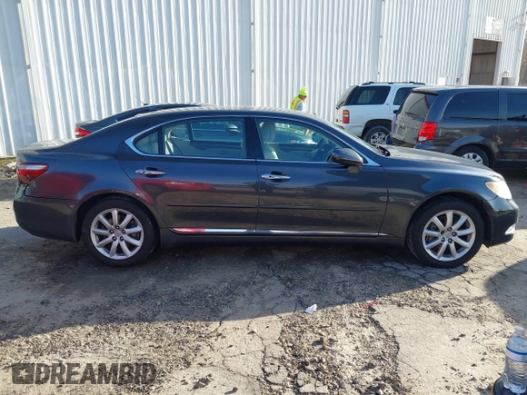 2008 Lexus LS LWB with VIN JTHGL46F885028568, listed as a IAAI auction lot 41615838 with 225,793 mi miles. Bid and sale history available at carsss.com. Image 13.