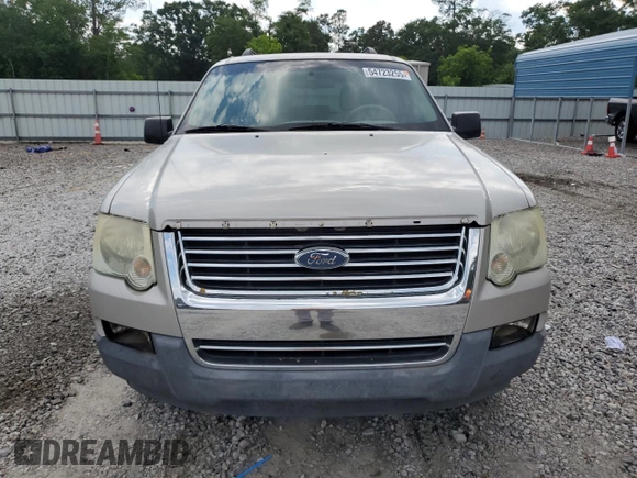 2006 Ford Explorer XLT z VIN 1FMEU63E66ZA29135, wystawiony jako Copart lot #54723255 z przebiegiem 202 815 mil mil oraz Czysty tytuł • Clean title. Historia ofert i sprzedaży dostępna na DreamBid. Obrazek 5.