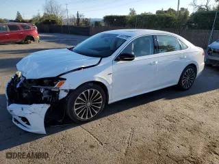 2022 Volkswagen Passat 2.0T Limited Edition with VIN 1VWBA7A38NC001388, listed as a Copart auction lot 46463705 with 39,021 mi miles and Salvage Title. Bid and sale history available at carsss.com. Image 1.