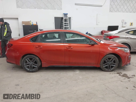 2020 Kia Forte GT-Line with VIN 3KPF34AD3LE261063, listed as a IAAI auction lot 41591603 with 74,898 mi miles. Bid and sale history available at carsss.com. Image 13.
