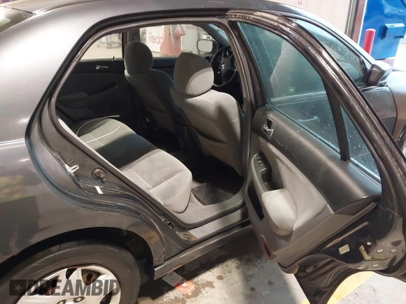 2005 Honda Accord LX z VIN 1HGCM56475A193520, wystawiony jako IAAI lot #42179560 z przebiegiem 177 858 mil mil oraz . Historia ofert i sprzedaży dostępna na DreamBid. Obrazek 8.