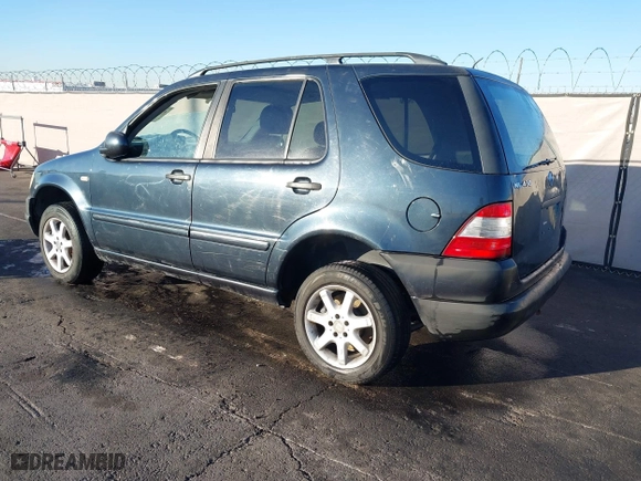 2001 Mercedes-Benz M-Class with VIN 4JGAB72E01A251463, listed as a IAAI auction lot 41392480 with 1 mi miles. Bid and sale history available at carsss.com. Image 3.