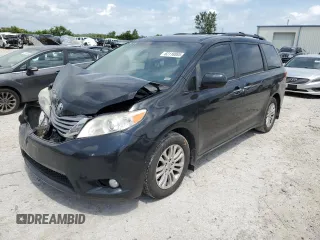 2016 Toyota Sienna XLE z VIN 5TDYK3DC4GS744663, wystawiony jako Copart lot #62118885 z przebiegiem 200 155 mil mil oraz Szkoda całkowita • Salvage title. Historia ofert i sprzedaży dostępna na DreamBid. Obrazek 1.
