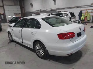 2011 Volkswagen Jetta SEL with VIN 3VWLZ7AJ3BM392813, listed as a IAAI auction lot 41922952 with 194,533 mi miles and . Bid and sale history available at DreamBid. Image 3.