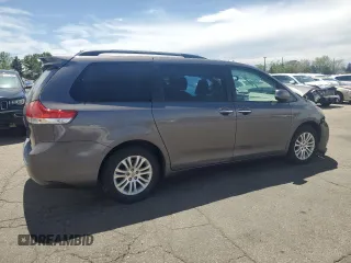 2014 Toyota Sienna XLE z VIN 5TDYK3DC6ES524504, wystawiony jako Copart lot #56509235 z przebiegiem Nie podano mil oraz Szkoda całkowita • Salvage title. Historia ofert i sprzedaży dostępna na DreamBid. Obrazek 3.
