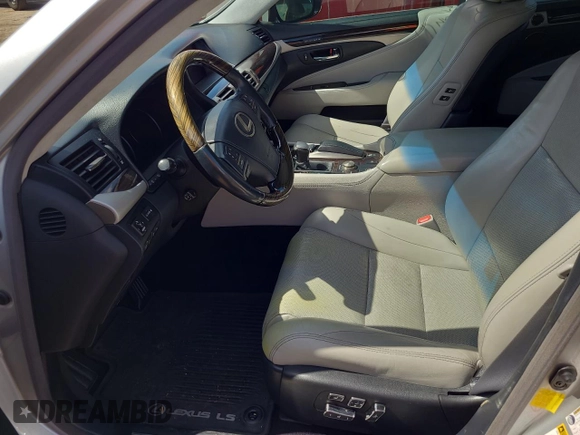 2015 Lexus LS 460 L with VIN JTHGL5EFXF5055498, listed as a Copart auction lot 82579834 with 112,465 mi miles and Salvage title. Bid and sale history available at DreamBid. Image 7.