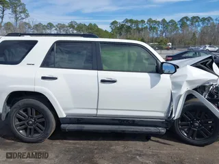 2020 Toyota 4Runner SR5 with VIN JTEBU5JR4L5800195, listed as a IAAI auction lot 41481094 with 122,100 mi miles. Bid and sale history available at carsss.com. Image 13.