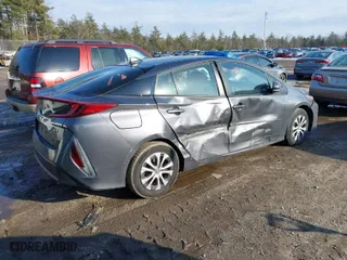 2021 Toyota Prius Prime LE with VIN JTDKAMFP0M3187116, listed as a IAAI auction lot 41678273 with 75,086 mi miles. Bid and sale history available at carsss.com. Image 4.