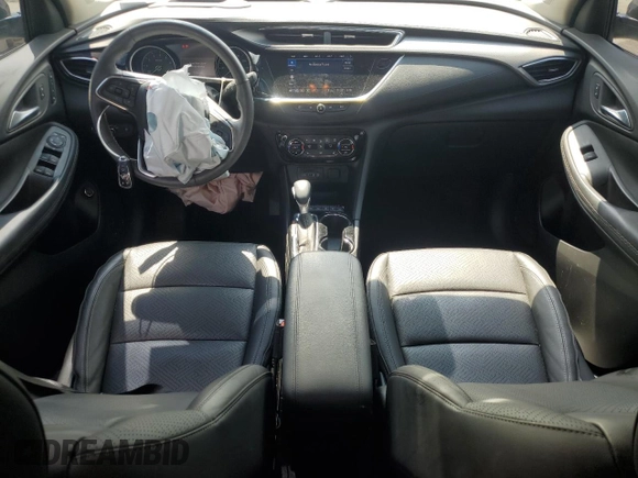 2021 Buick Encore GX Essence с VIN KL4MMGSL9MB166902, выставлен на аукционе Copart как лот 62813305 с пробегом 52 591 миль миль и Списание • Salvage title. История ставок и продаж доступна на DreamBid. Изображение 8.