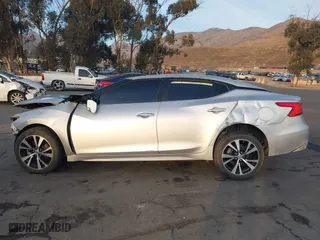 2018 Nissan Maxima SL with VIN 1N4AA6AP5JC387702, listed as a IAAI auction lot 41229493 with 111,693 mi miles. Bid and sale history available at carsss.com. Image 14.