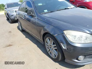 2008 Mercedes-Benz C 300 Sport z VIN WDDGF81XX8F048417, wystawiony jako IAAI lot #42797168 z przebiegiem 165 374 mil mil oraz . Historia ofert i sprzedaży dostępna na DreamBid. Obrazek 6.