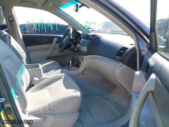 2008 Toyota Highlander with VIN JTEDS41A282032342, listed as a IAAI auction lot 41852773 with 264,510 mi miles. Bid and sale history available at carsss.com. Image 5.