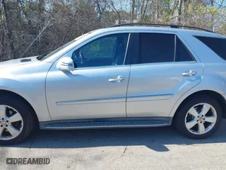 2011 Mercedes-Benz M-Class ML 350 with VIN 4JGBB8GB2BA702483, listed as a IAAI auction lot 42098725 with 187,399 mi miles. Bid and sale history available at carsss.com. Image 14.