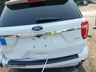 2018 Ford Explorer XLT с VIN 1FM5K8D8XJGB73785, выставлен на аукционе IAAI как лот 42380604 с пробегом 84 661 миль миль и . История ставок и продаж доступна на DreamBid. Изображение 17.