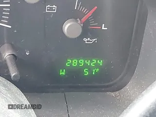 2004 Ford Expedition XLT with VIN 1FMPU16W54LB57799, listed as a IAAI auction lot 41538969 with 289,424 mi miles. Bid and sale history available at carsss.com. Image 7.