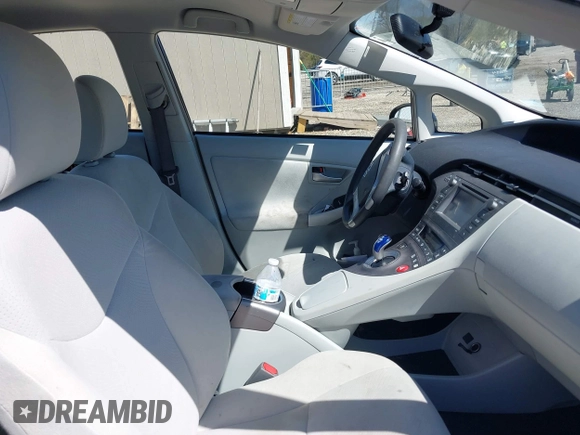 2014 Toyota Prius Four with VIN JTDKN3DU7E0375321, listed as a IAAI auction lot 41743979 with 181,670 mi miles. Bid and sale history available at carsss.com. Image 5.