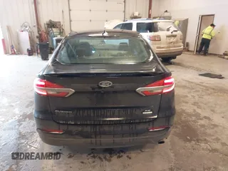 2019 Ford Fusion SE with VIN 3FA6P0HD3KR229021, listed as a IAAI auction lot 41576389 with 123,286 mi miles. Bid and sale history available at carsss.com. Image 16.