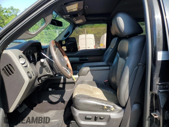 2011 Ford F-350 XL z VIN 1FT8W3BT7BEB07224, wystawiony jako Copart lot #59380465 z przebiegiem 186 971 mil mil oraz Czysty tytuł • Clean title. Historia ofert i sprzedaży dostępna na DreamBid. Obrazek 7.