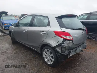 2011 Mazda 2 Sport with VIN JM1DE1HY1B0127409, listed as a IAAI auction lot 42015727 with 154,385 mi miles. Bid and sale history available at carsss.com. Image 3.