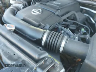 2018 Nissan Frontier SV z VIN 1N6AD0EV0JN718047, wystawiony jako IAAI lot #41310302 z przebiegiem 103 488 mil mil oraz . Historia ofert i sprzedaży dostępna na DreamBid. Obrazek 19.