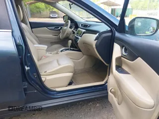2014 Nissan Rogue SV with VIN 5N1AT2MT2EC811747, listed as a IAAI auction lot 42142536 with 256,933 mi miles and . Bid and sale history available at carsss.com. Image 5.