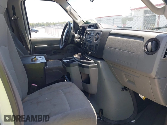 2014 Ford Econoline Cargo Commercial z VIN 1FTNE2ELXEDA12338, wystawiony jako IAAI lot #42119983 z przebiegiem 99 394 mil mil oraz . Historia ofert i sprzedaży dostępna na DreamBid. Obrazek 5.