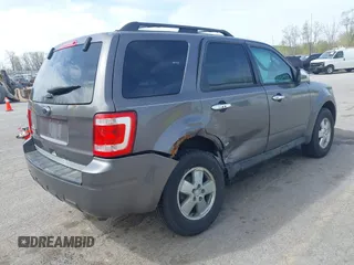 2012 Ford Escape XLT z VIN 1FMCU0D76CKB89914, wystawiony jako IAAI lot #42135184 z przebiegiem 193 345 mil mil oraz . Historia ofert i sprzedaży dostępna na DreamBid. Obrazek 4.