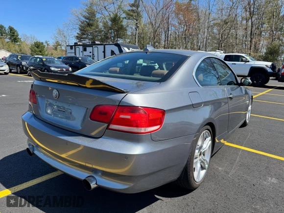 2009 BMW 3 Series 335i xDrive with VIN WBAWC73559E269786, listed as a Copart auction lot 56333585 with 113,363 mi miles and Clean Title. Bid and sale history available at DreamBid. Image 4.
