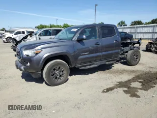 2021 Toyota Tacoma SR5 z VIN 3TMBZ5DN5MM029840, wystawiony jako Copart lot #56366645 z przebiegiem 21 873 mil mil oraz Szkoda całkowita • Salvage title. Historia ofert i sprzedaży dostępna na DreamBid. Obrazek 1.