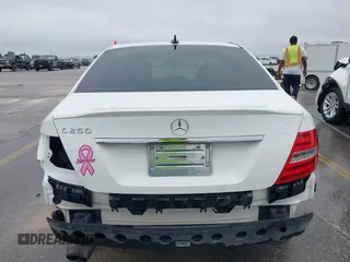 2014 Mercedes-Benz C 250 Sport с VIN WDDGF4HB0EA958816, выставлен на аукционе IAAI как лот 42150390 с пробегом 89 358 миль миль и . История ставок и продаж доступна на DreamBid. Изображение 17.