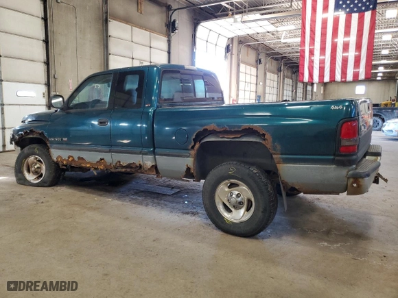 1998 Dodge Ram 1500 with VIN 3B7HF13Z0WG206831, listed as a Copart auction lot 45187745 with 225,200 mi miles and Salvage Title. Bid and sale history available at carsss.com. Image 2.