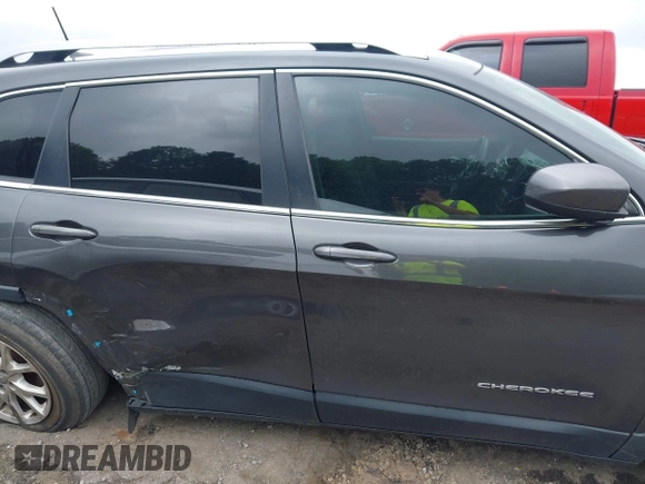 2016 Jeep Cherokee Altitude with VIN 1C4PJMCB6GW117878, listed as a IAAI auction lot 42418402 with 139,665 mi miles and . Bid and sale history available at DreamBid. Image 13.