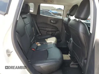 2019 Jeep Compass Latitude z VIN 3C4NJDBB4KT704264, wystawiony jako Copart lot #67137964 z przebiegiem 58 018 mil mil oraz Szkoda całkowita • Salvage title. Historia ofert i sprzedaży dostępna na DreamBid. Obrazek 11.