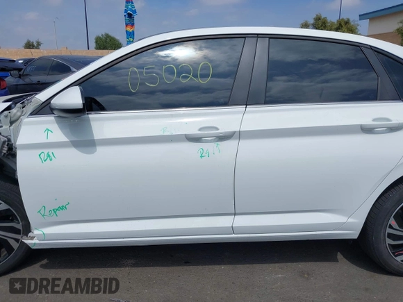 2020 Volkswagen Jetta SEL z VIN 3VWEB7BU6LM037447, wystawiony jako IAAI lot #41905020 z przebiegiem 42 179 mil mil oraz . Historia ofert i sprzedaży dostępna na DreamBid. Obrazek 15.