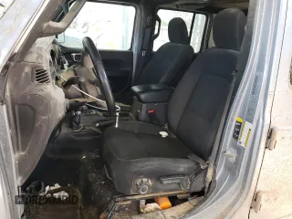 2020 Jeep Wrangler Unlimited Sport S z VIN 1C4HJXDN3LW181580, wystawiony jako Copart lot #53242035 z przebiegiem 114 569 mil mil oraz Szkoda całkowita • Salvage title. Historia ofert i sprzedaży dostępna na DreamBid. Obrazek 7.