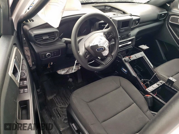 2023 Ford Police Interceptor Utility z VIN 1FM5K8AB3PGB37879, wystawiony jako Copart lot #57161555 z przebiegiem Nie podano mil oraz Szkoda całkowita • Salvage title. Historia ofert i sprzedaży dostępna na DreamBid. Obrazek 8.