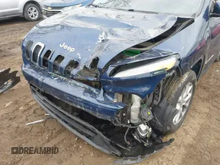 2018 Jeep Cherokee Latitude Plus z VIN 1C4PJMLB0JD534495, wystawiony jako IAAI lot #41647123 z przebiegiem 155 128 mil mil oraz . Historia ofert i sprzedaży dostępna na DreamBid. Obrazek 6.