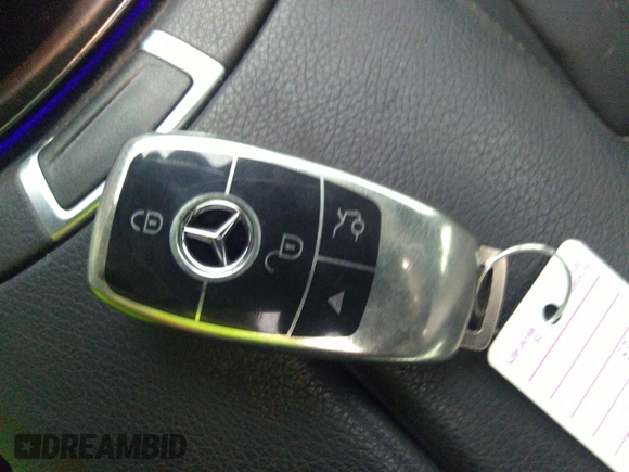 2019 Mercedes-Benz E 450 with VIN WDDZF6JBXKA578859, listed as a IAAI auction lot 35463261 with 32,553 mi miles and . Bid and sale history available at DreamBid. Image 11.