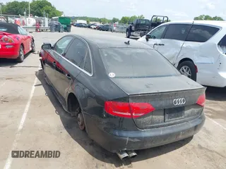 2010 Audi A4 Premium Plus z VIN WAUHFAFL7AN005125, wystawiony jako IAAI lot #42167886 z przebiegiem 140 717 mil mil oraz . Historia ofert i sprzedaży dostępna na DreamBid. Obrazek 3.