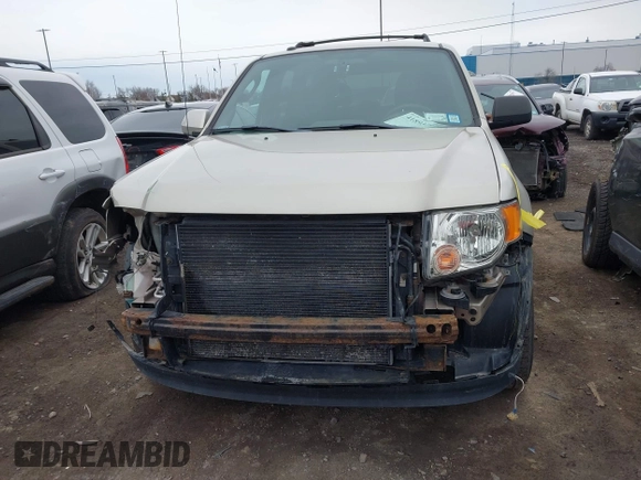 2012 Ford Escape Limited with VIN 1FMCU0EG7CKC15211, listed as a IAAI auction lot 41893797 with 95,561 mi miles. Bid and sale history available at carsss.com. Image 12.