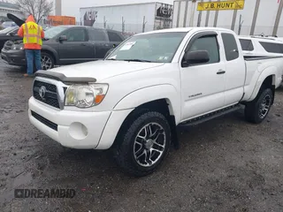 2011 Toyota Tacoma with VIN 5TFUU4EN9BX022381, listed as a IAAI auction lot 41863091 with 138,653 mi miles. Bid and sale history available at carsss.com. Image 2.