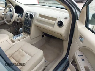 2005 Ford Freestyle SE with VIN 1FMZK01195GA74424, listed as a IAAI auction lot 41671994 with 238,292 mi miles. Bid and sale history available at carsss.com. Image 5.