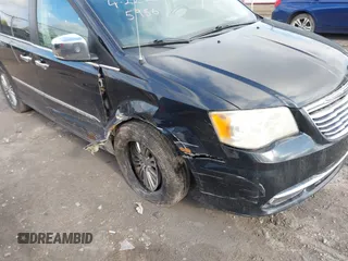 2011 Chrysler Town & Country Limited z VIN 2A4RR6DGXBR667362, wystawiony jako IAAI lot #42177458 z przebiegiem 240 495 mil mil oraz . Historia ofert i sprzedaży dostępna na DreamBid. Obrazek 6.