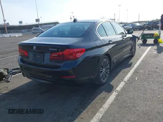 2018 BMW 5 Series 530i xDrive с VIN WBAJA7C55JWA71551, выставлен на аукционе IAAI как лот 41779459 с пробегом 155 424 миль миль и . История ставок и продаж доступна на DreamBid. Изображение 4.