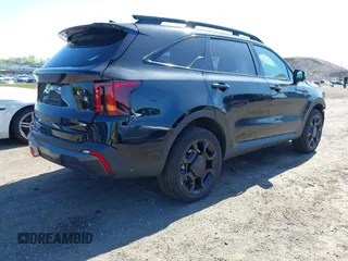 2024 Kia Sorento X-Line SX Prestige z VIN 5XYRKDJF7RG300590, wystawiony jako IAAI lot #42118514 z przebiegiem 4 498 mil mil oraz . Historia ofert i sprzedaży dostępna na DreamBid. Obrazek 4.