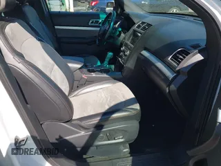 2017 Ford Explorer XLT с VIN 1FM5K8D85HGB48819, выставлен на аукционе IAAI как лот 41892276 с пробегом 132 962 миль миль и . История ставок и продаж доступна на DreamBid. Изображение 5.