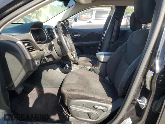 2016 Jeep Cherokee Latitude with VIN 1C4PJLCS5GW190282, listed as a Copart auction lot 55102675 with 131,048 mi miles and Salvage title. Bid and sale history available at DreamBid. Image 7.