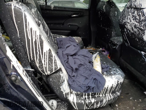 2021 Toyota Highlander XSE z VIN 5TDLZRBH4MS113995, wystawiony jako Copart lot #53573835 z przebiegiem Nie podano mil oraz Szkoda całkowita • Salvage title. Historia ofert i sprzedaży dostępna na DreamBid. Obrazek 11.