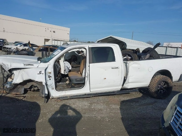 2019 Ram 2500 Big Horn with VIN 3C6UR5JL0KG519472, listed as a IAAI auction lot 41564686 with 120,882 mi miles. Bid and sale history available at carsss.com. Image 14.