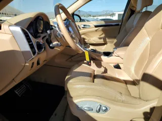 2011 Porsche Cayenne S с VIN WP1AB2A24BLA44481, выставлен на аукционе Copart как лот 53110375 с пробегом 111 036 миль миль и Списание • Salvage title. История ставок и продаж доступна на DreamBid. Изображение 7.